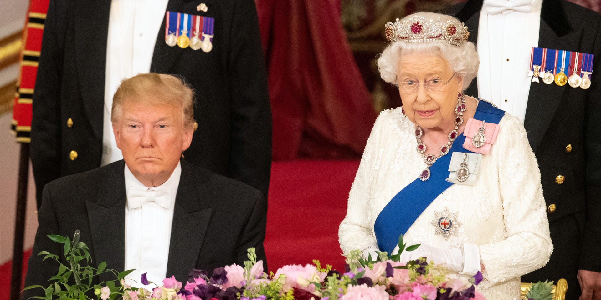 Die Queen lobte in ihrer Ansprache die "enge und langjährige Freundschaft" zwischen den beiden Staaten, forderte Trump jedoch ungewöhnlich deutlich auf, internationale Institutionen zu erhalten.