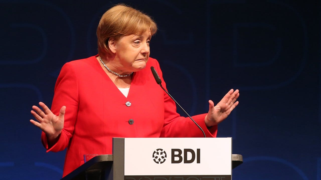 Bundeskanzlerin Angela Merkel (CDU) konterte die massive Kritik der deutschen Industrie an der Wirtschaftspolitik der Bundesregierung.