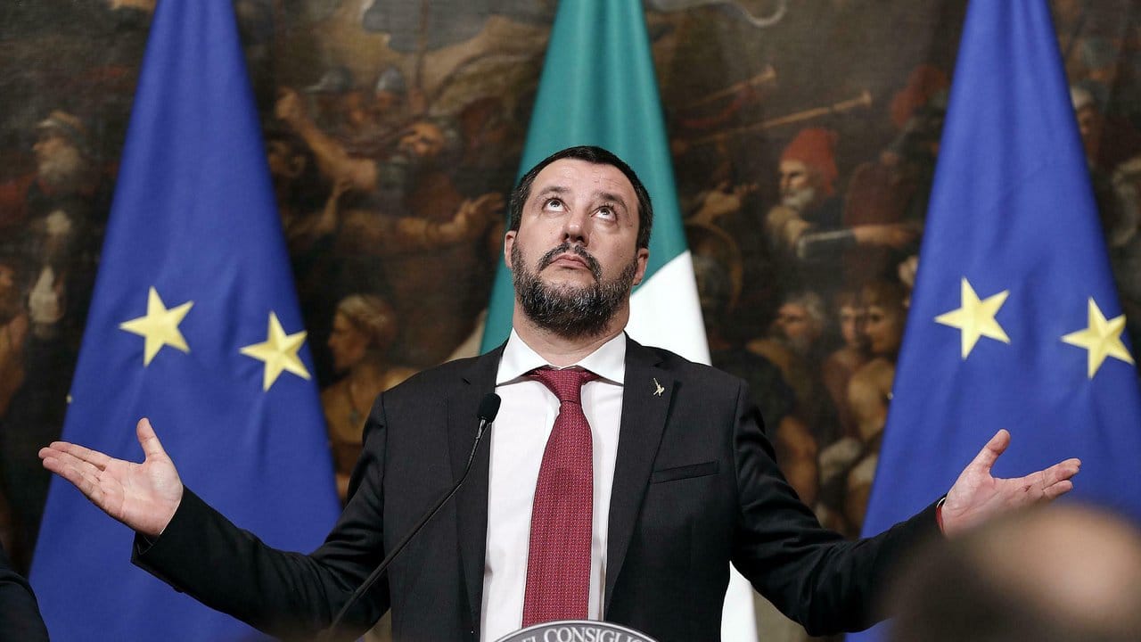 Italiens Vize-Premier Matteo Salvini hat einen möglichen Bruch der Defizit-Regeln ins Spiel gebracht.