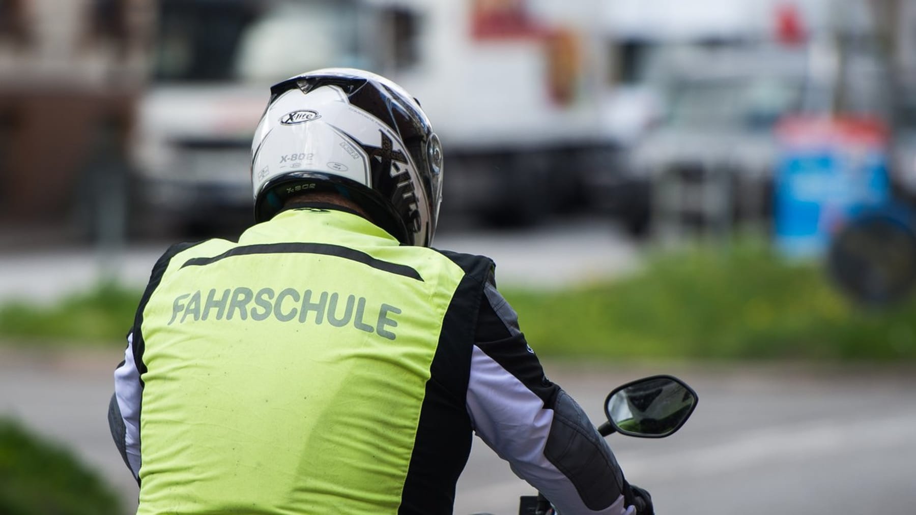 Keine Angst, wenn das Kind Motorrad fahren will