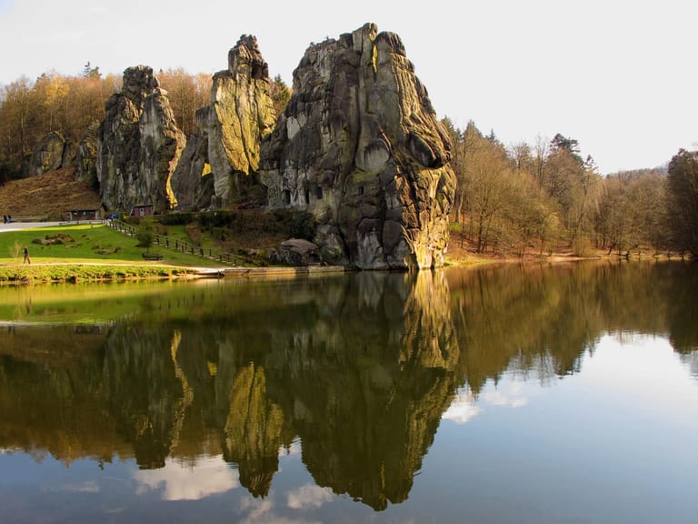 Externsteine: Die Sandsteine im Teutoburger Wald wurden über Millionen Jahre geformt und freigelegt.