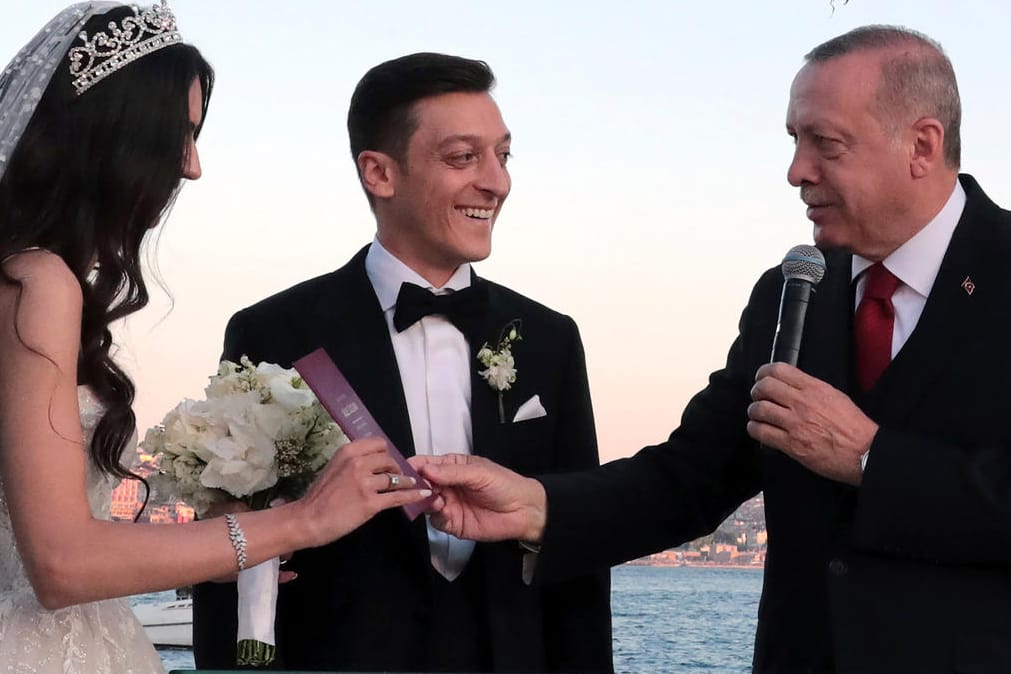 Erdogan war der Trauzeuge von Fußballer Mesut Özil und Amine Gülse.