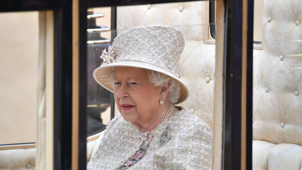 Mit der Militärparade "Trooping the Colour" feiert die britische Königin ihren 93. Mit der Militärparade "Trooping the Colour" feiert die britische Königin ihren 93.