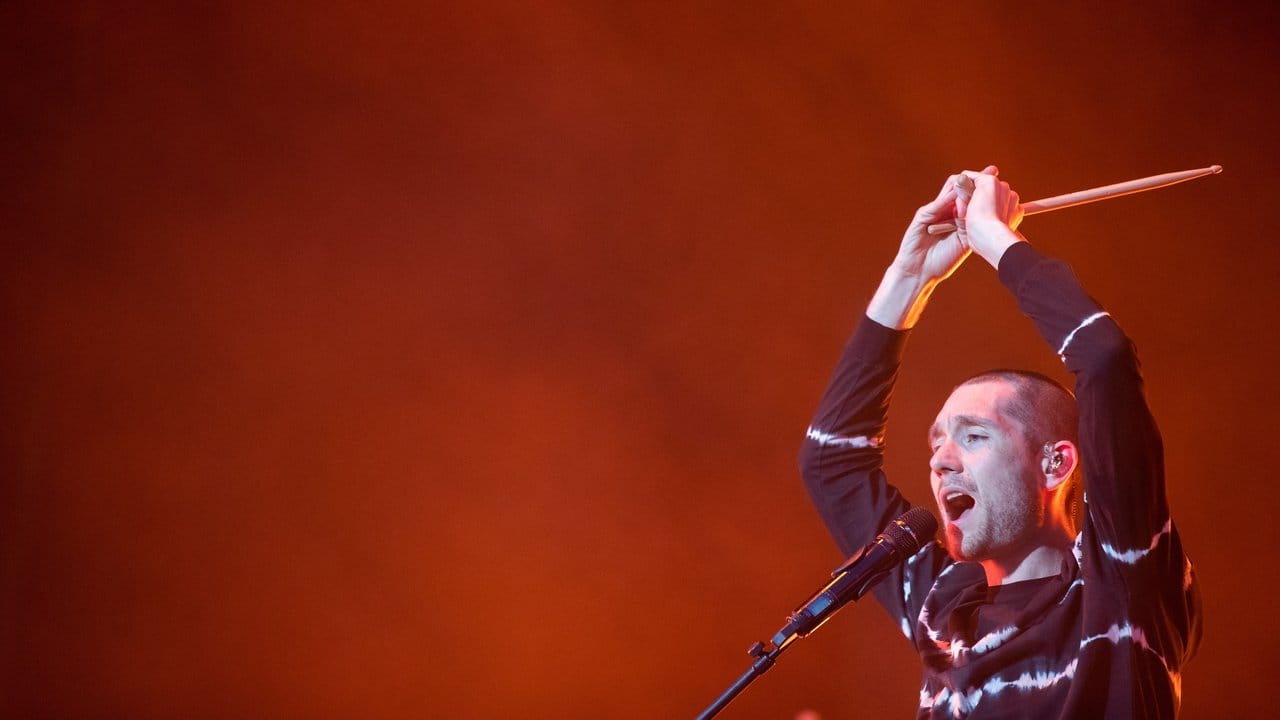 Bastille-Frontmann Dan Smith gibt den Takt an. Bastille-Frontmann Dan Smith gibt den Takt an.