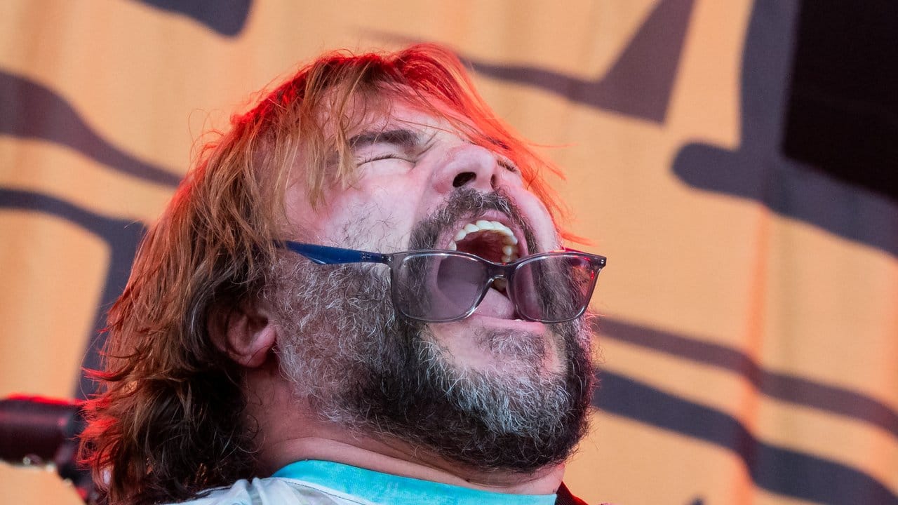 Ein Mann in Ekstase: Hollywood-Schauspieler Jack Black mit seiner Band Tenacious D. Ein Mann in Ekstase: Hollywood-Schauspieler Jack Black mit seiner Band Tenacious D.