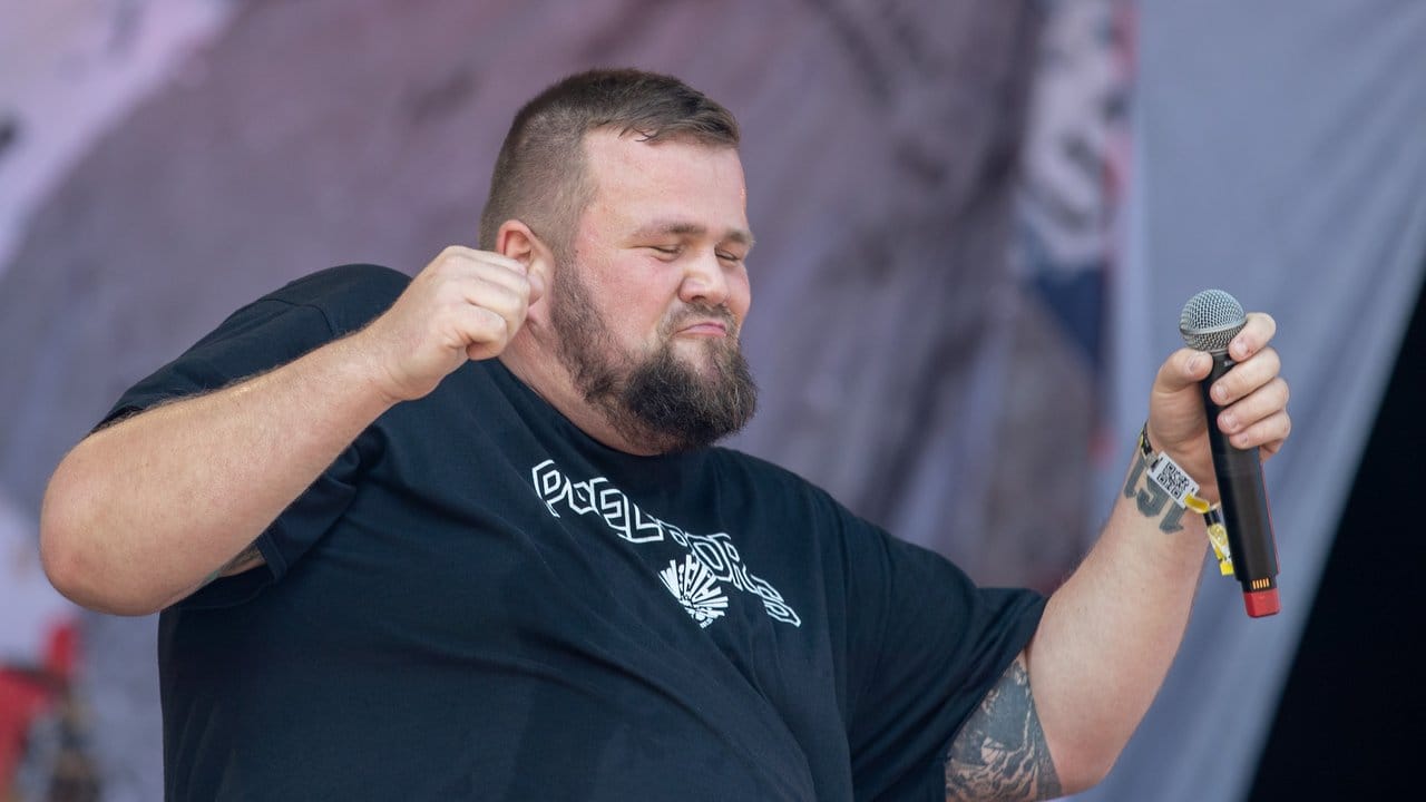 Feine Sahne Fischfilet sorgen bei "Rock im Park" für Stimmung. Feine Sahne Fischfilet sorgen bei "Rock im Park" für Stimmung.