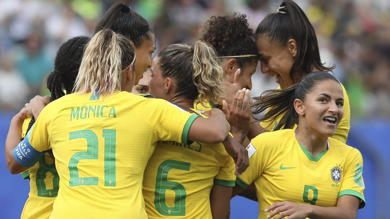 Die Brasilianerinnen sind erwartungsgemäß erfolgreich in die WM gestartet.