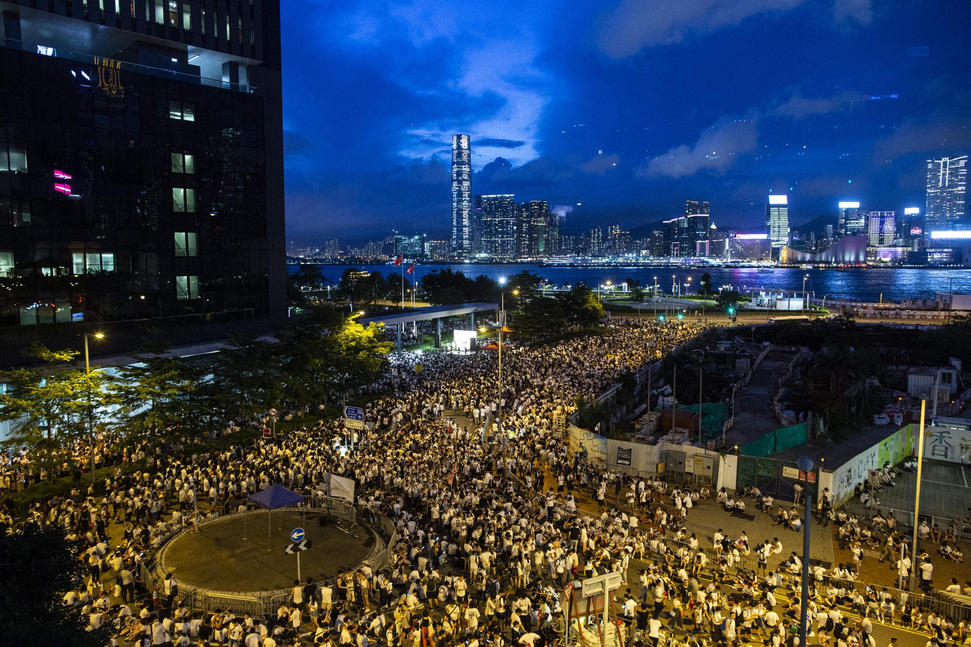 Über eine Million Menschen haben in Hongkong gegen das Gesetz demonstriert, das Auslieferungen nach China ermöglichen soll.