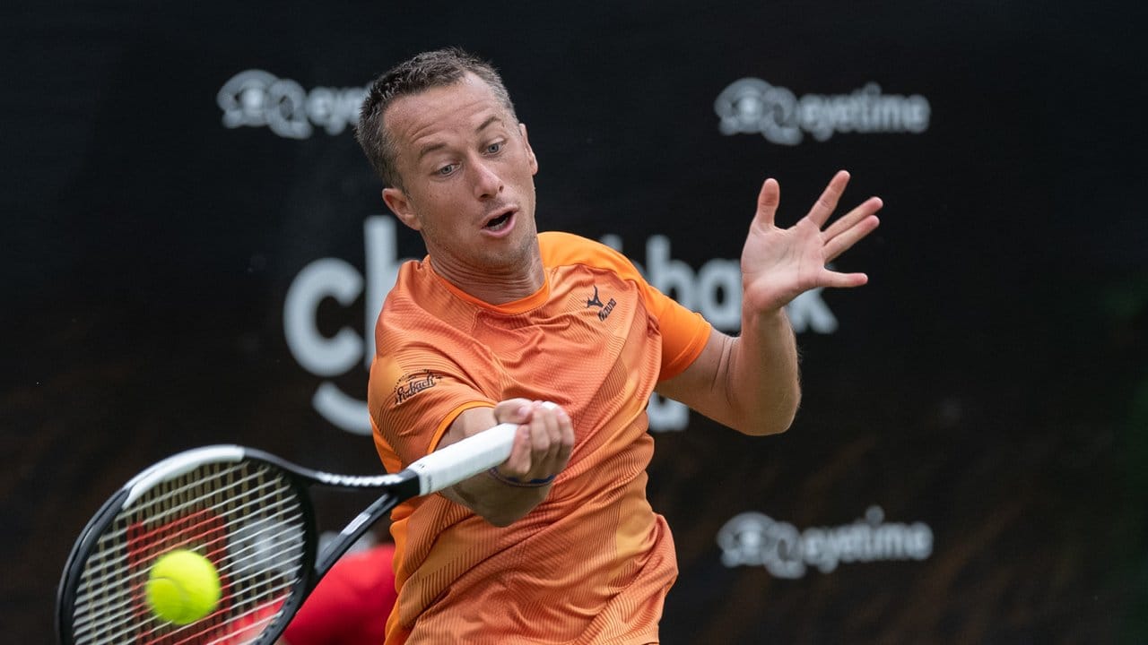 Philipp Kohlschreiber unterliegt in Stuttgart bereits in Runde eins dem Serben Miomir Kecmanovic. Philipp Kohlschreiber unterliegt in Stuttgart bereits in Runde eins dem Serben Miomir Kecmanovic.