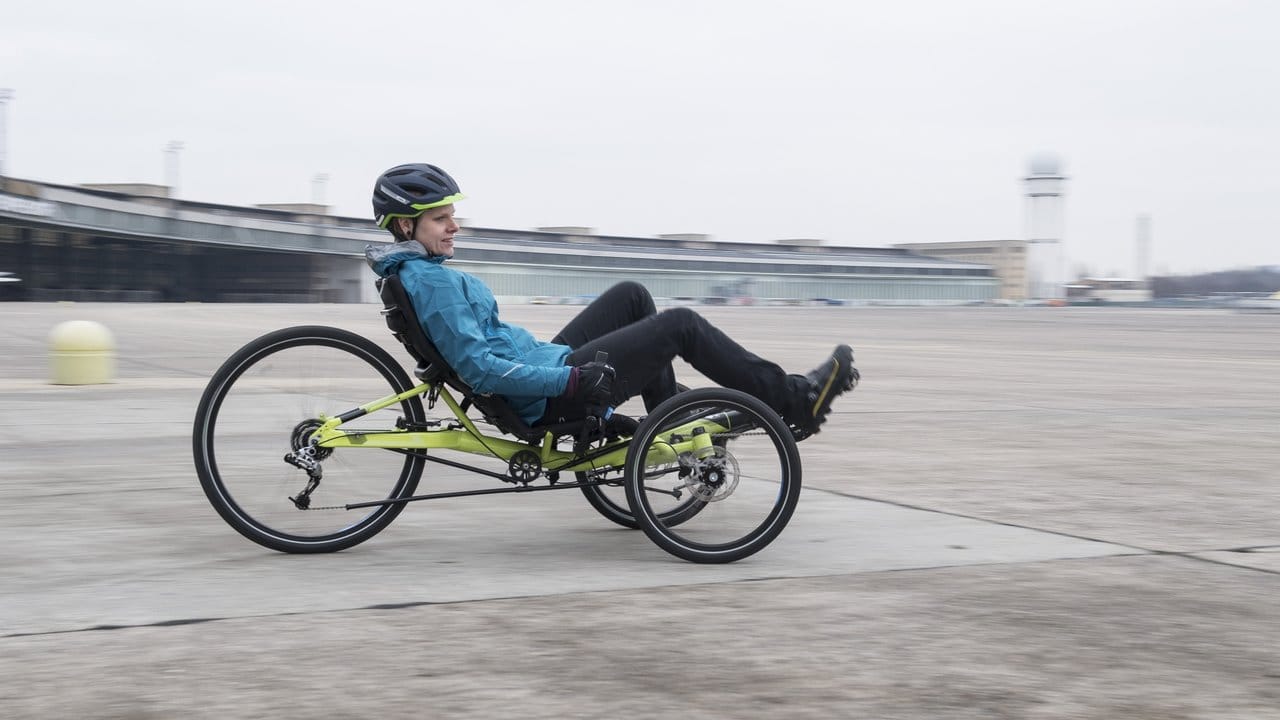 Bequemer radeln auf drei Rädern: Liegedreiräder werden auch Trikes genannt. Bequemer radeln auf drei Rädern: Liegedreiräder werden auch Trikes genannt.