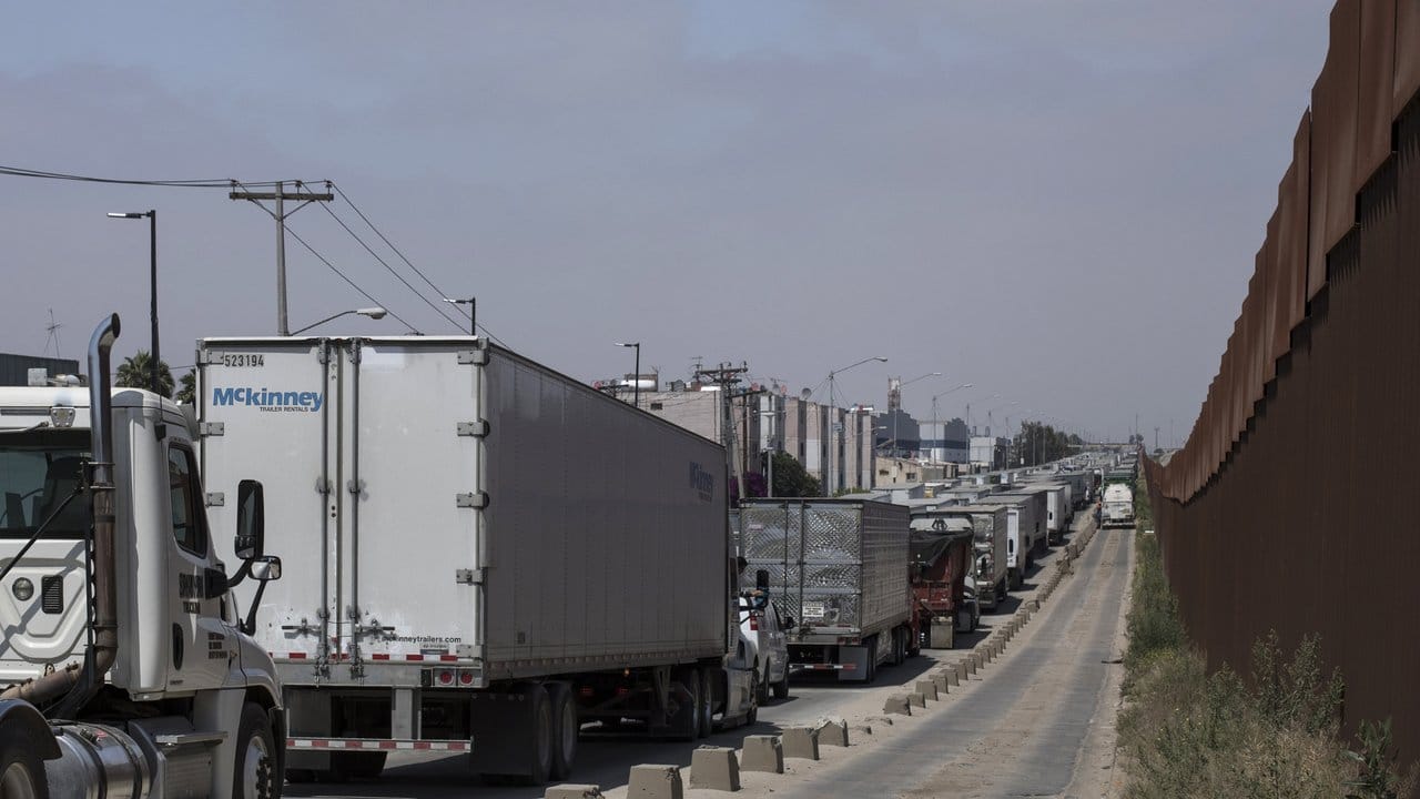 Unternehmen lieferten kurz vor der Einigung zwischen Trump und Mexiko möglichst viele Waren über die Grenze in Tijuana.
