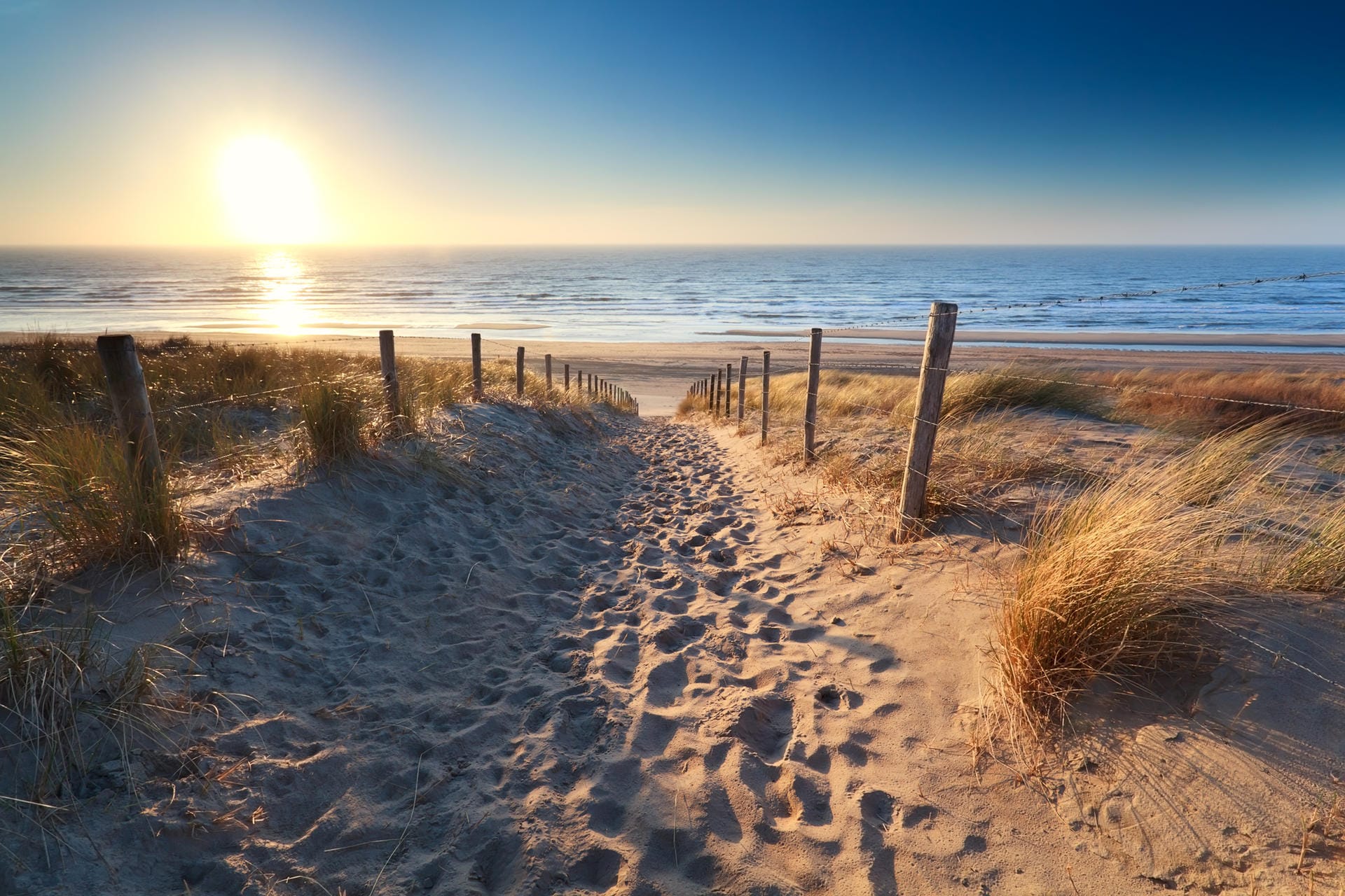 Zandvoort: Der neun Kilometer lange Sandstrand gehört zu den beliebtesten Urlaubszielen der Niederlande.