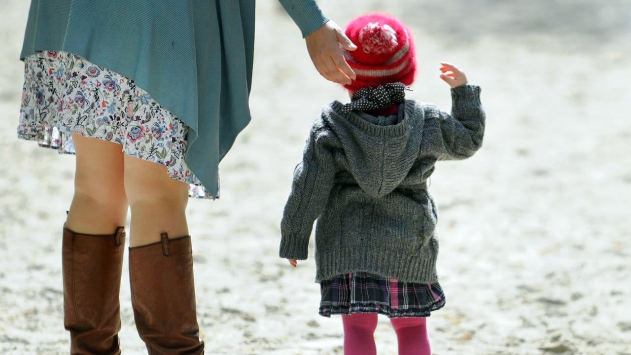 Die Forderung nach einer Kindergrundsicherung haben die Grünen nicht exklusiv. Die Forderung nach einer Kindergrundsicherung haben die Grünen nicht exklusiv.