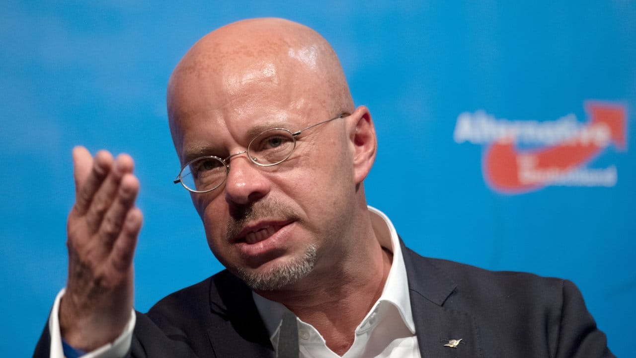 Brandenburgs AfD-Landeschef Andreas Kalbitz wäre für einige Mitglieder als neuer Bundesvorsitzender schwer zu verdauen, da er zu den bekanntesten Mitgliedern des rechtsnationalen Flügels zählt.