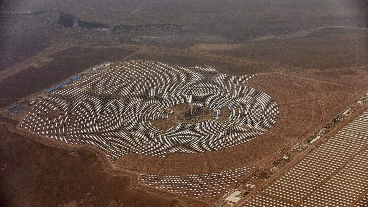 Strom aus Wüstensonne: Das gigantische Solarkraftwerk Noor 3 in der Nähe von Ouarzazate in Marokko.