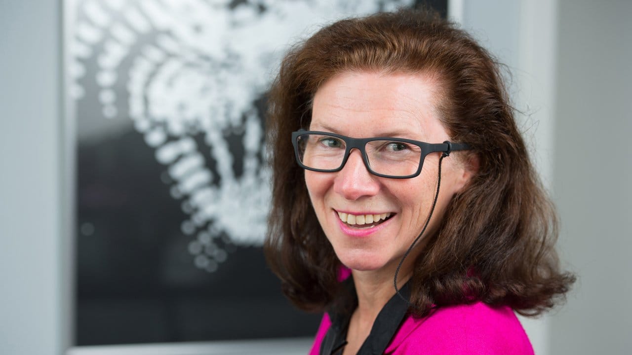 Eva Reinhold-Postina ist Architektin und Pressesprecherin beim Verband Privater Bauherren. Eva Reinhold-Postina ist Architektin und Pressesprecherin beim Verband Privater Bauherren.