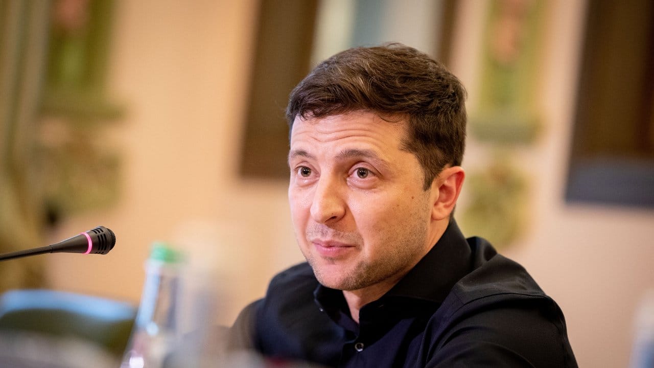 Der frühere Komiker Selenskyj hatte Mitte Mai Petro Poroschenko als Staatsoberhaupt abgelöst.