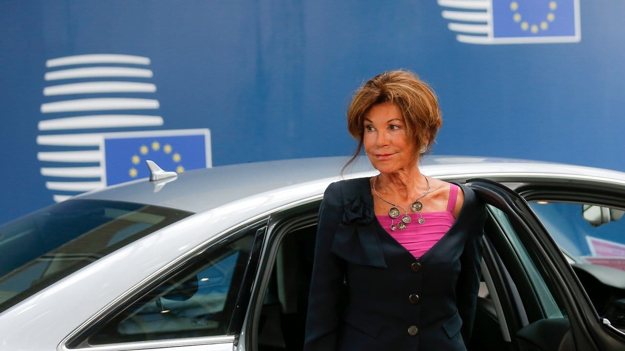 Für Österreich ist Bundeskanzlerin Brigitte Bierlein nach Brüssel gekommen.