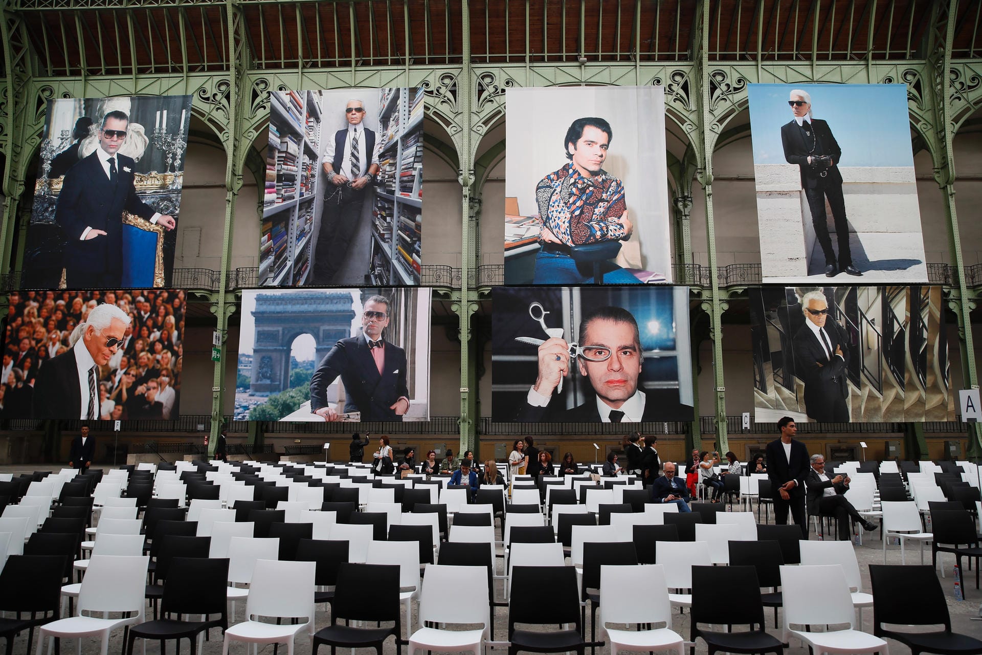 "Karl, für immer": Die Pariser Modewelt ehrte den deutschen Designer Lagerfeld im Grand Palais in Paris.