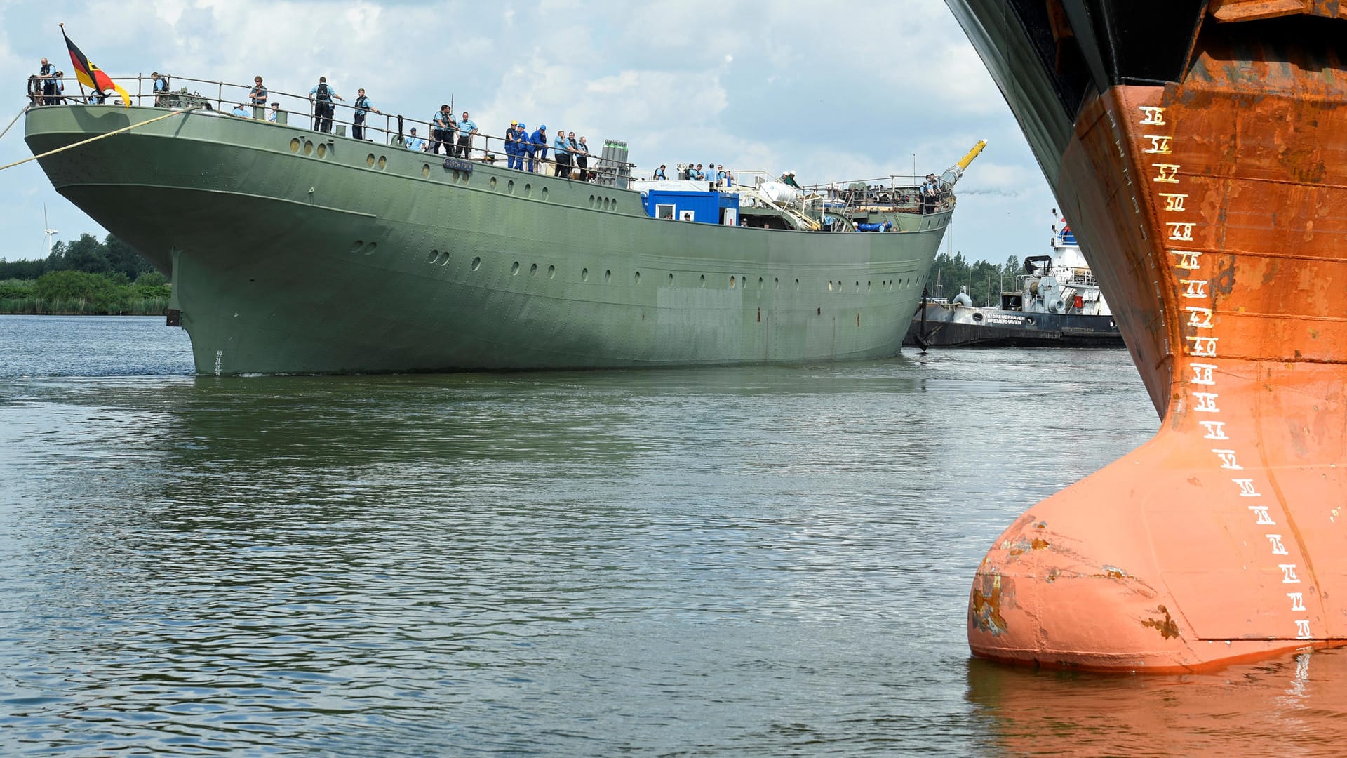 Zurzeit ist die "Gorch Fock" kaum zu erkennen, Masten und Aufbauten fehlen; statt geplanter zehn Millionen Euro kostete die Generalsanierung bislang mehr als 70 Mllionen Euro.