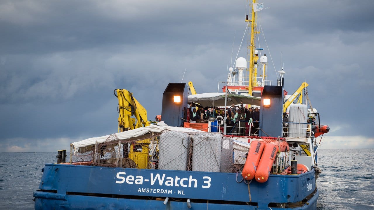 Das Schiff der deutschen Hilfsorganisation Sea-Watch hatte die Migranten am 12.