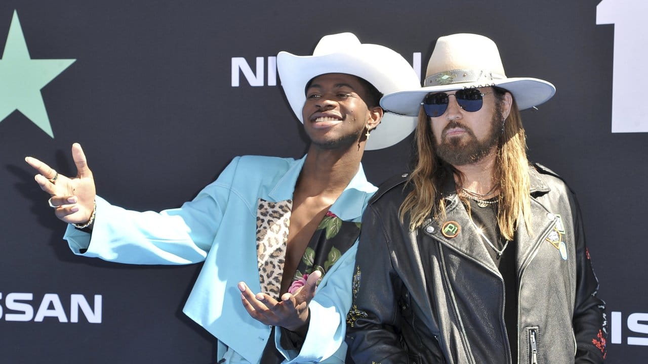 Lil Nas X (l) und Billy Ray Cyrus bei den BET Awards.