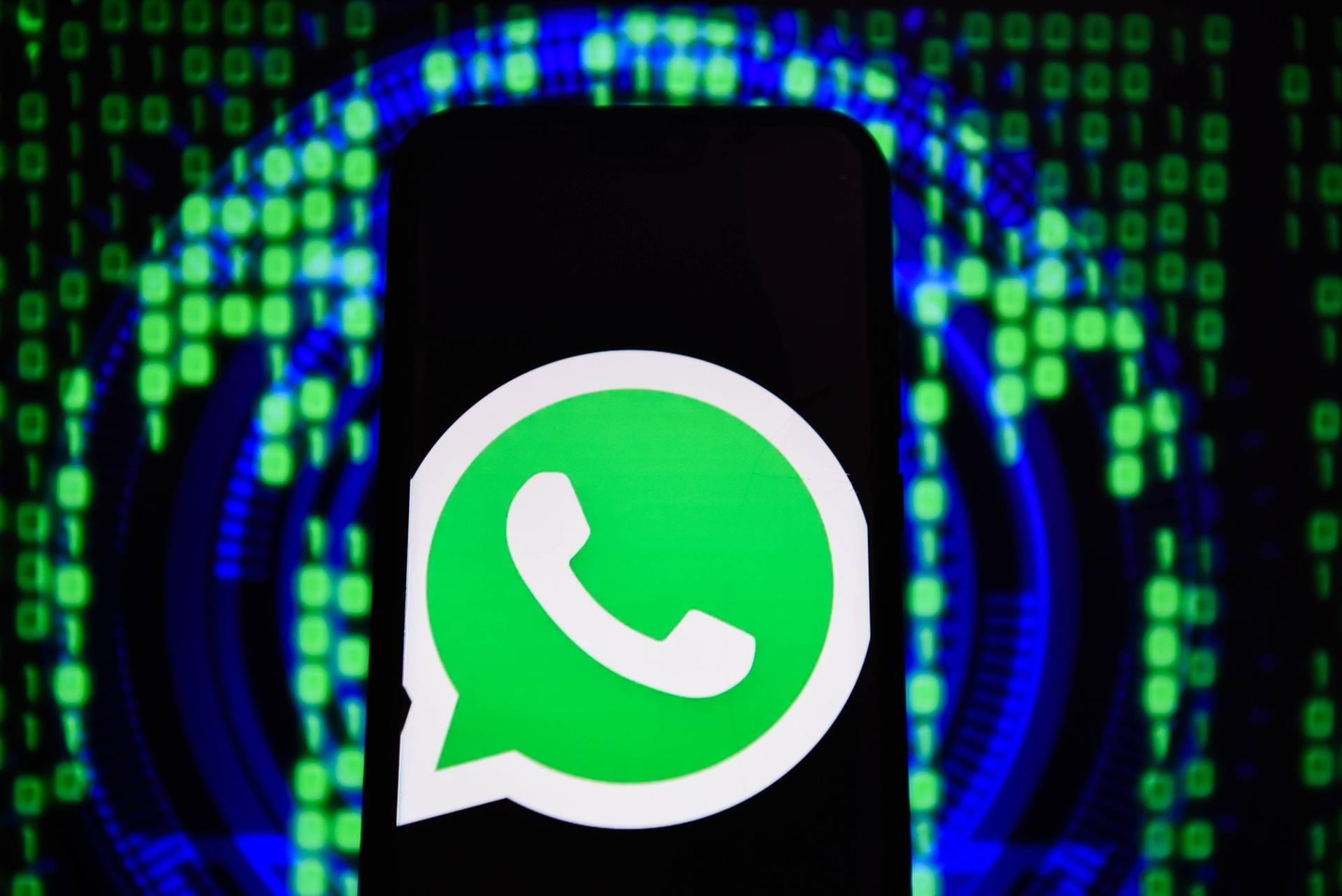 Wie "Mimimakama.at" berichtet, sind derzeit Nachrichten von Betrügern im Namen von WhatsApp in Umlauf. In den Mails werden Nutzer gewarnt, dass Nutzer ihr Konto innerhalb von 48 Stunden aktualisieren müssen – ansonsten wird es gesperrt.