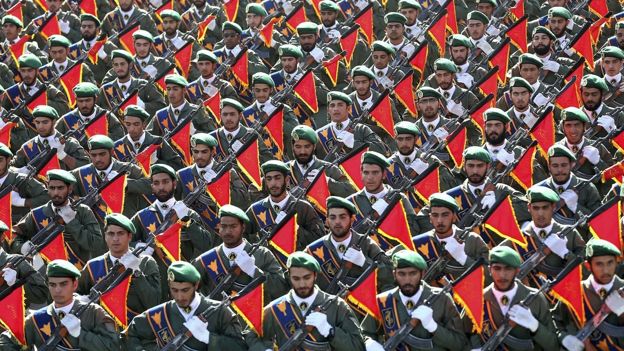 Unbestätigten Angaben nach haben die iranischen Revolutionsgarden zwischen 120.