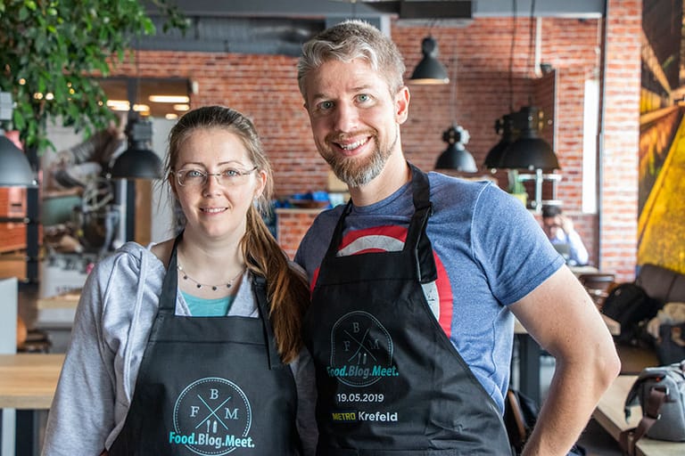 Ann-Kathrin und Christian lieben saftige Steaks und schnelle Rezepte. Die Köche vom Foodblog "Die Küche brennt" haben auch immer ein paar Küchentricks parat.