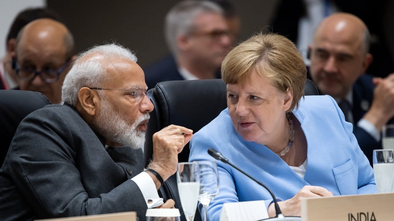 Zwiegespräch: Der indische Premierminister Narendra Modi, Premierminister und Bundeskanzlerin Angela Merkel bei der ersten Arbeitssitzung des G20-Gipfels.