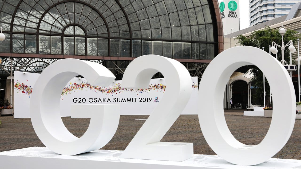 Die Staats- und Regierungschefs der mächtigsten Industrienationen der Welt treffen sich in Osaka zu einem G20-Gipfel. Die Staats- und Regierungschefs der mächtigsten Industrienationen der Welt treffen sich in Osaka zu einem G20-Gipfel.