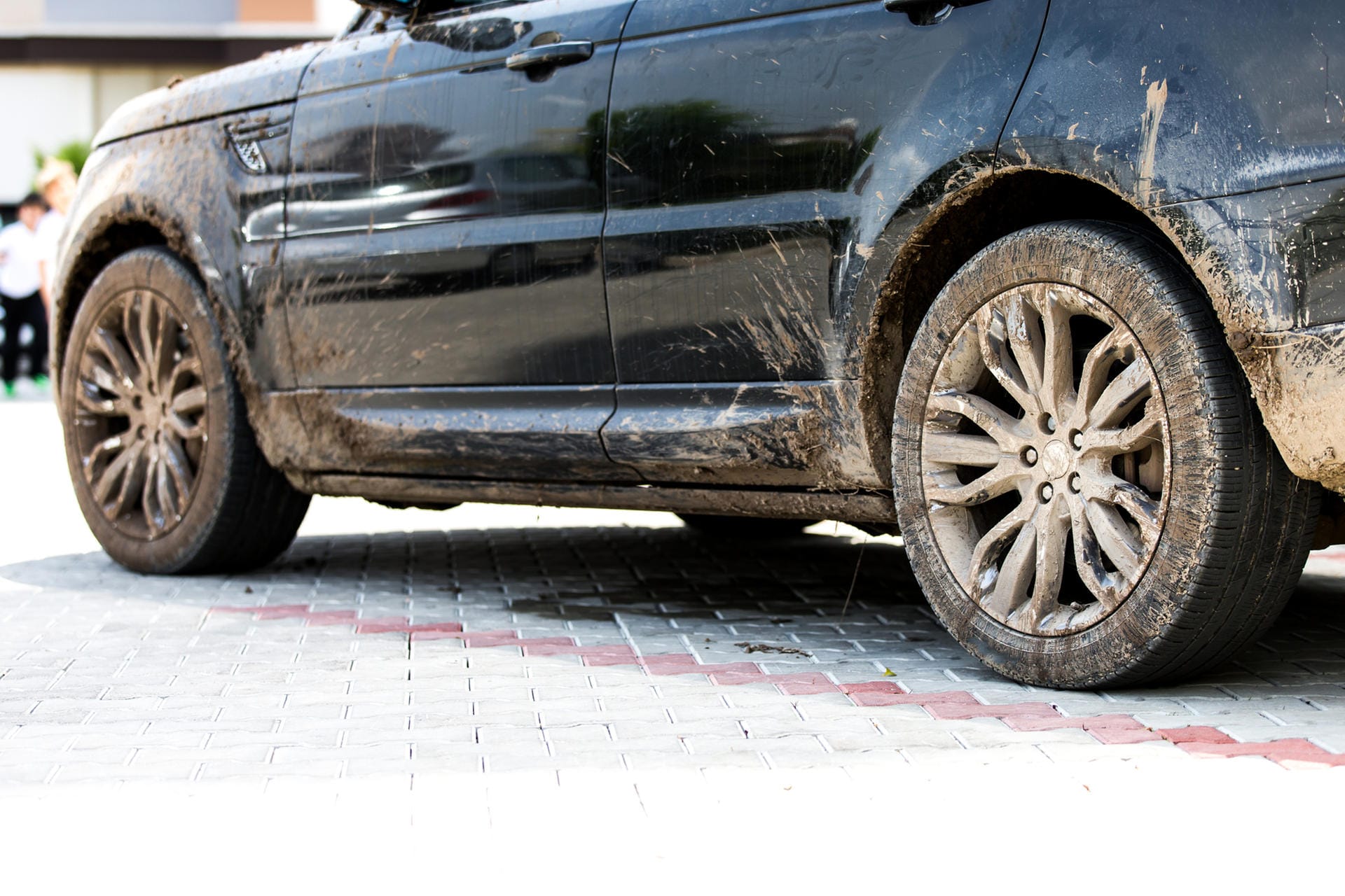 Dreckiges Auto: Ist in Russland ein Auto zu schmutzig, droht ein Bußgeld von bis zu 200 Euro – das gilt auch für Mietwagen.
