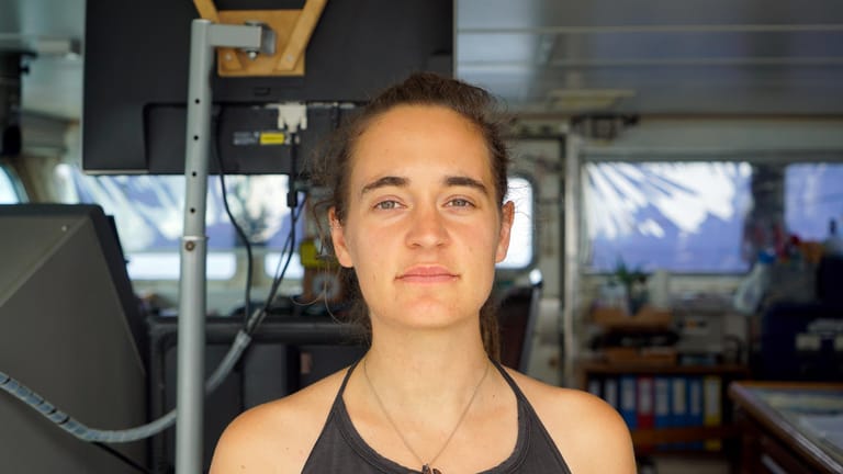 "Sea-Watch 3"-Kapitänin Carola Rackete: Die 31-Jährige aus Kiel hat mit ihrem Schiff Geflüchtete aus Seenot gerettet.