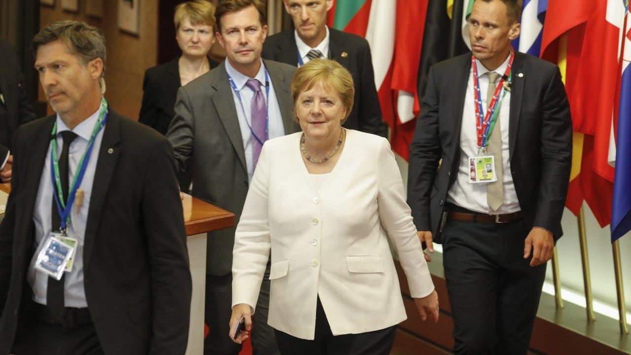Ohne Ergebnis: Bundeskanzlerin Angela Merkel verlässt den EU-Gipfel.