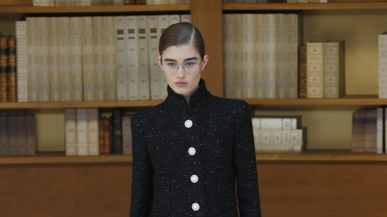 Hoch aufgeschlossen: Entwurf von Chanel bei den Haute-Couture-Schauen für Herbst/Winter 2019/20.