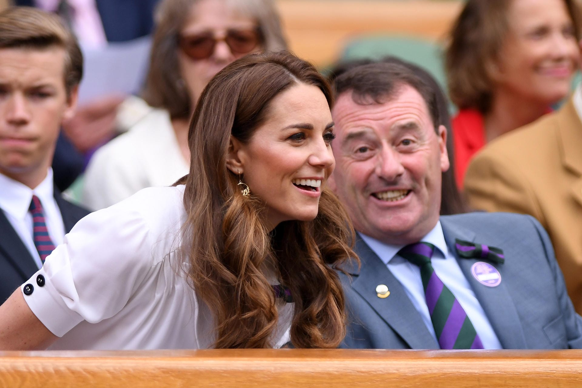 Später nahm sie in der Royal Box platz. Unterhielt sich dort mit dem Wimbledon-Vorsitzenden Philip Brook.