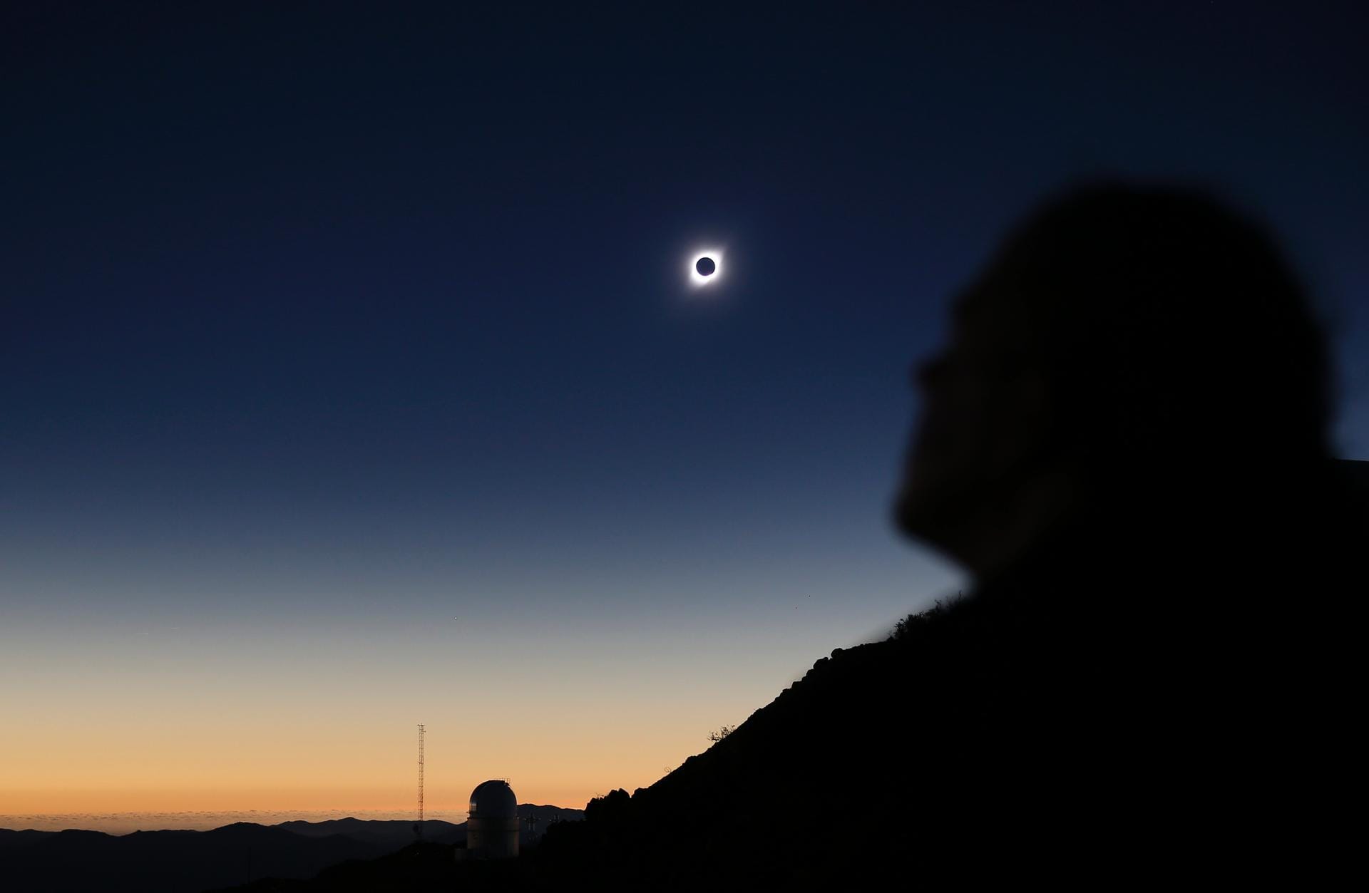 Sonnenfinsternis in Chile: Touristen und Forscher aus der ganzen Welt verfolgen das Spektakel.