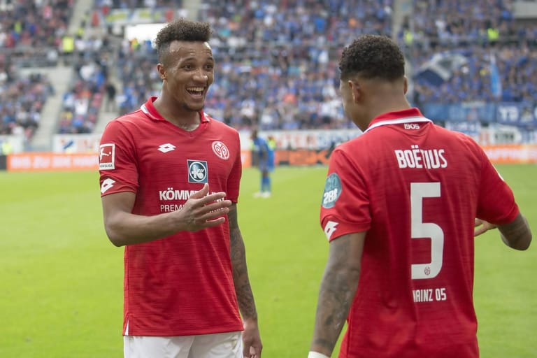 Auch die Mainzer zeigten ihr neues, schlichtes Trikot für die Heimspiele bereits am 34. Spieltag.