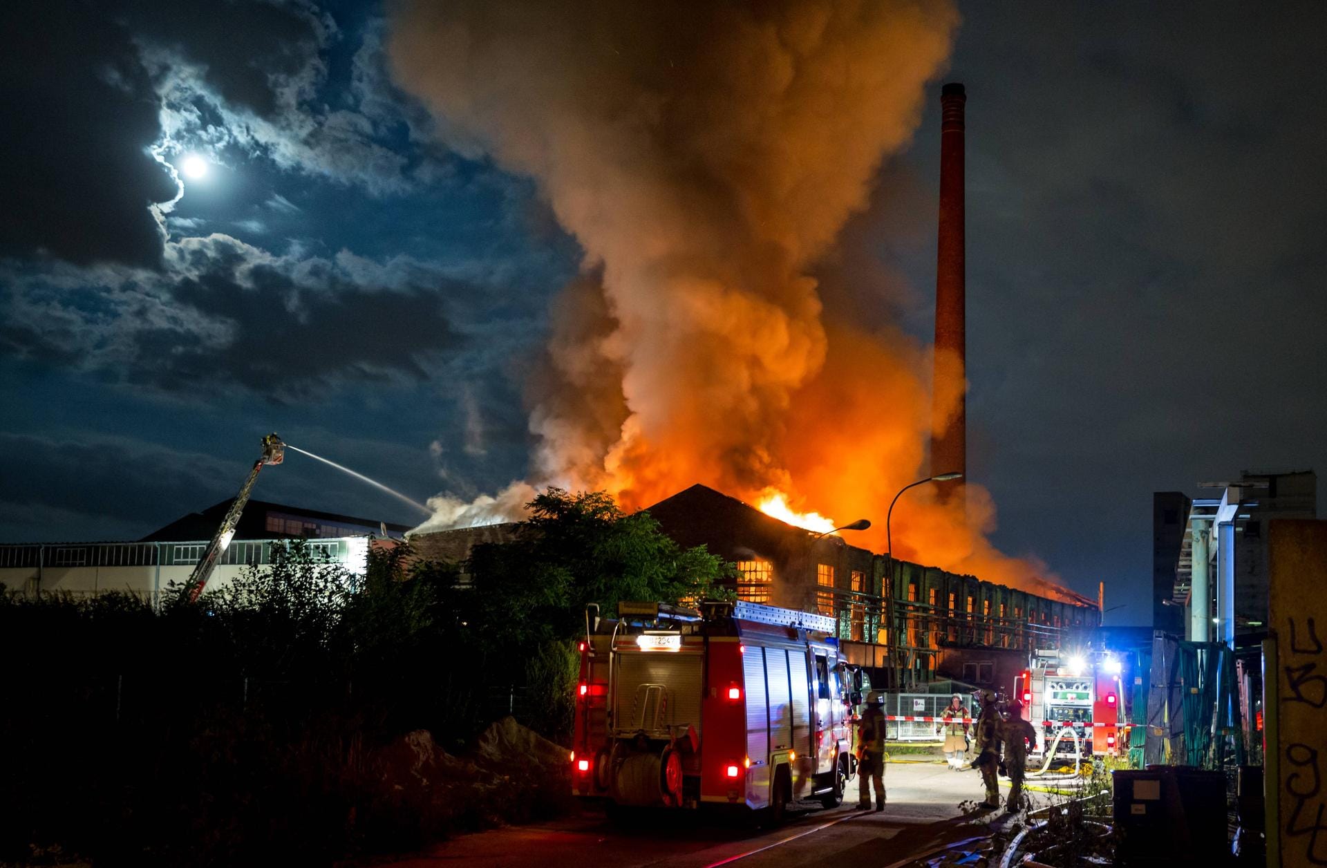 Im August 2016 brannte es schon einmal auf dem Gelände. Eine große Lagerhalle wurde dabei komplett zerstört.
