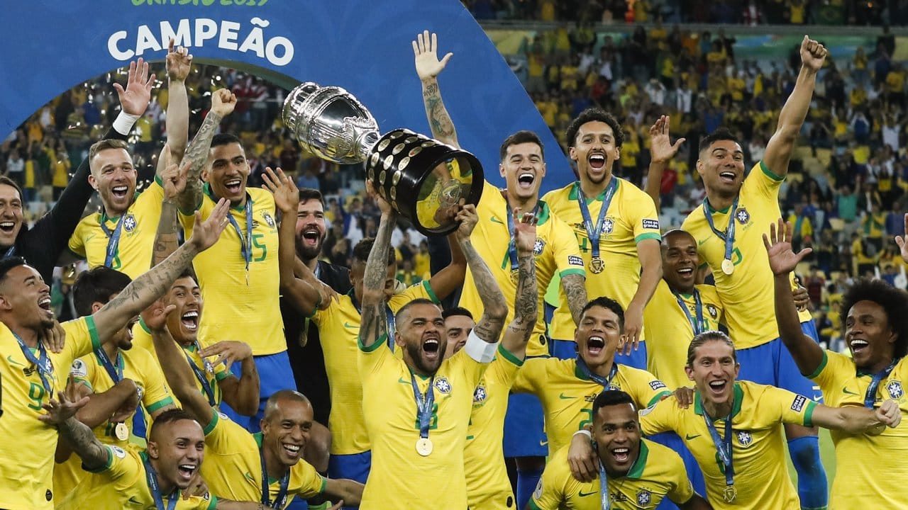 Brasiliens feiern den Heimsieg bei der Copa America.