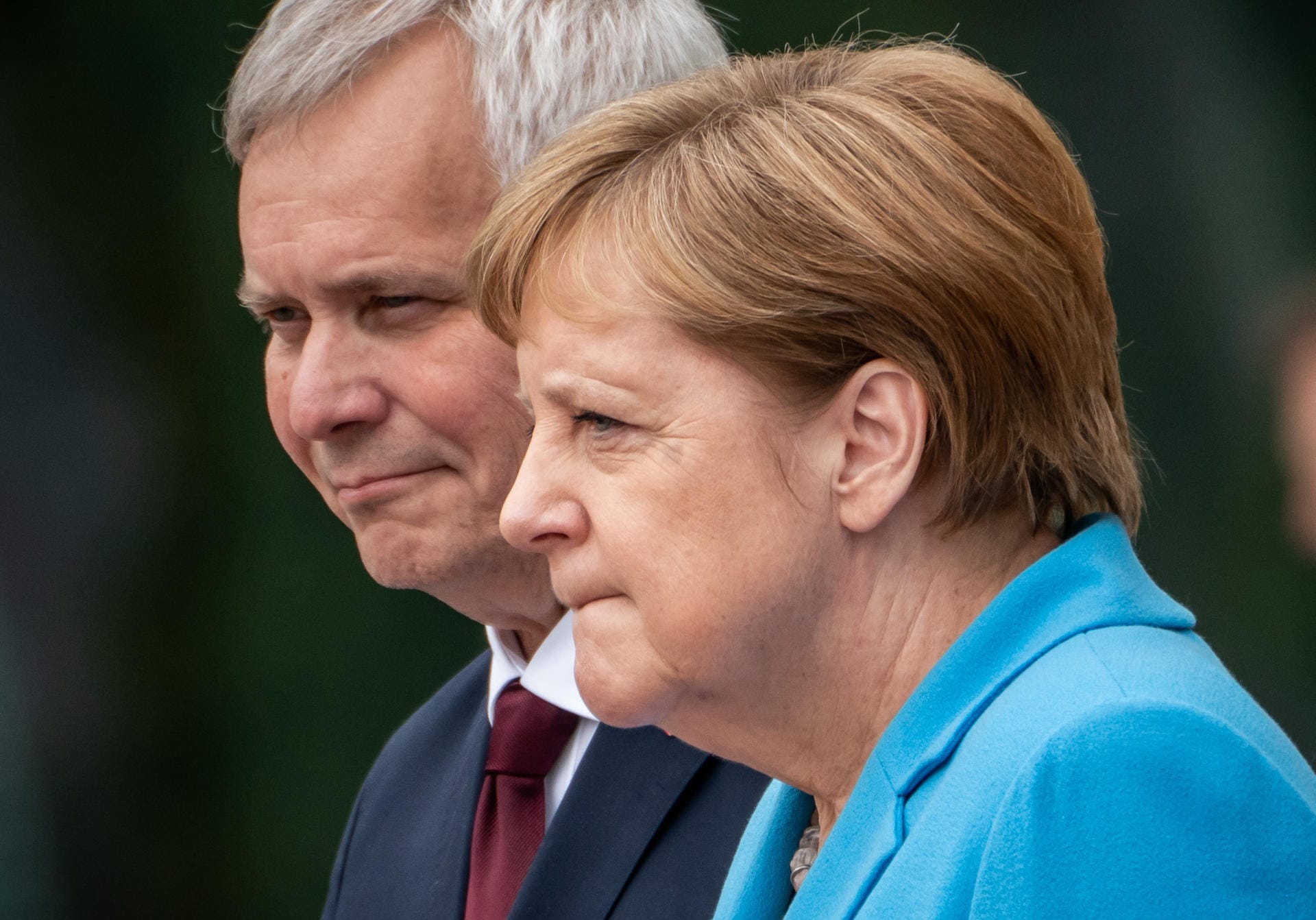 Wieder ein Zitteranfall bei Kanzlerin Angela Merkel: Bei einem Staatsbesuch des finnischen Minsterpräsidenten Antti Rinne zeigte sich bei Merkel das Zittern.