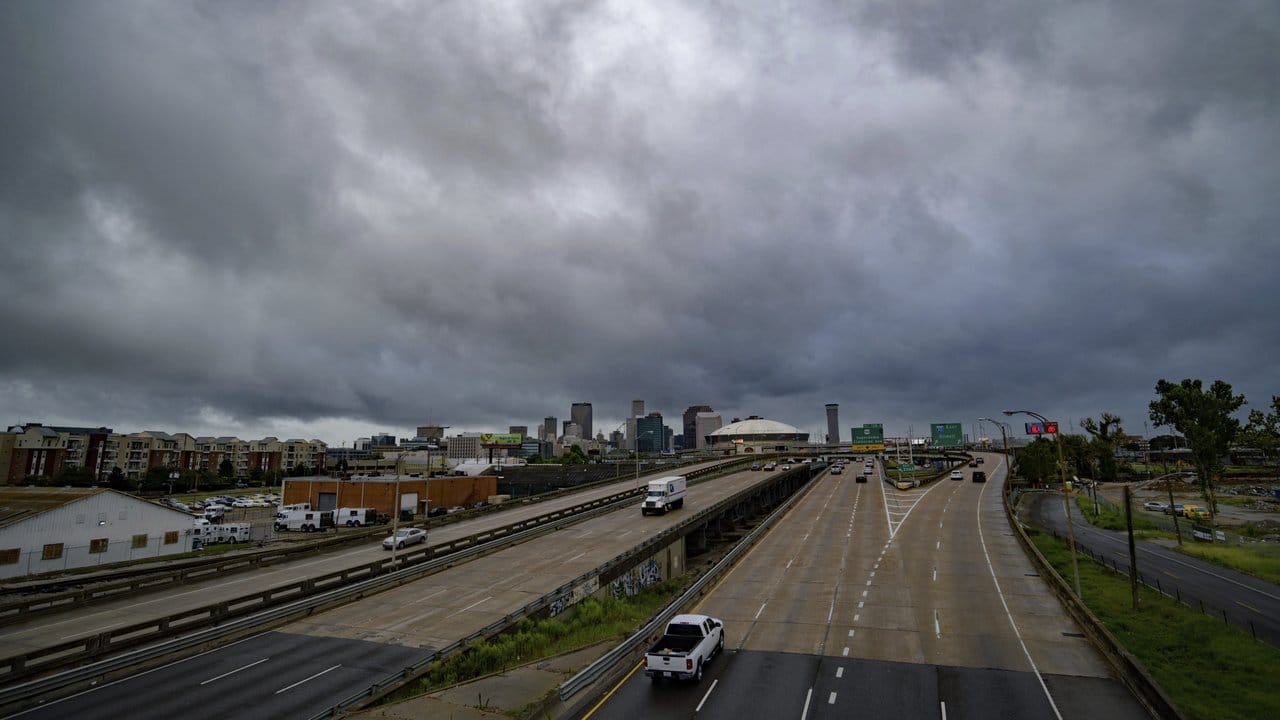 Schlechtwetterfront über Baton Rouge: Louisiana rüstet sich für einen schweren Tropensturm.