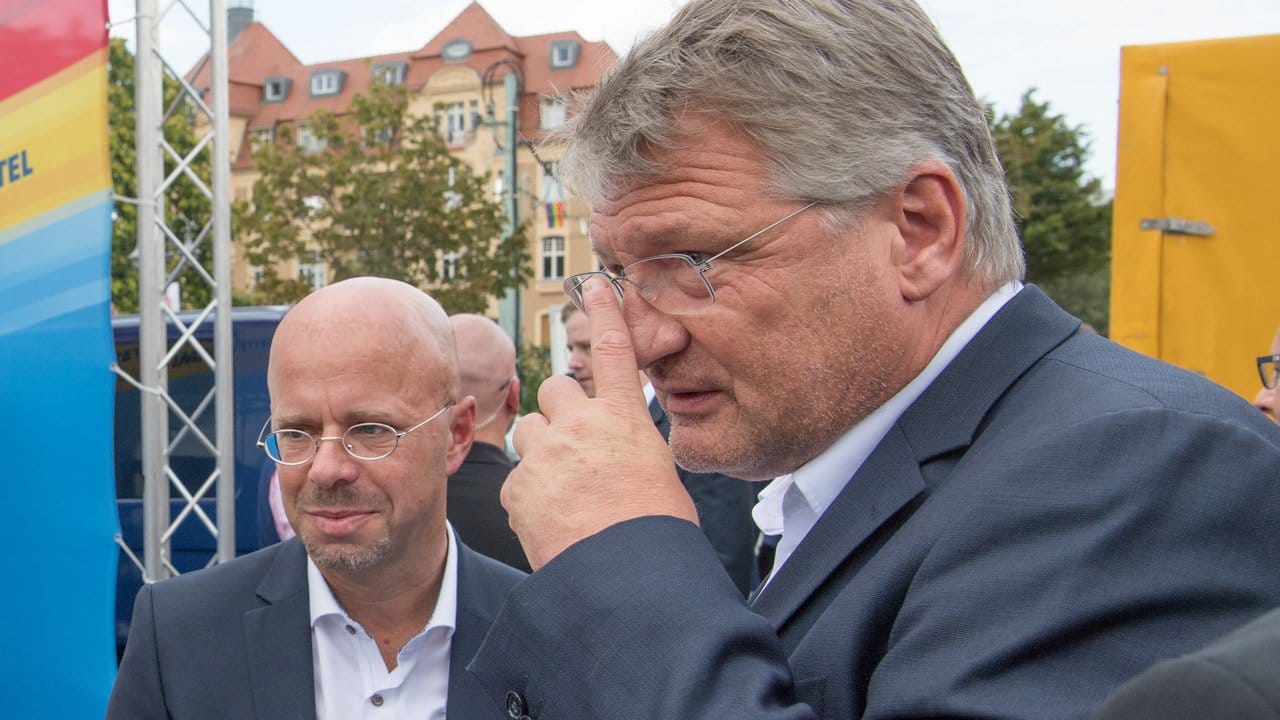 Wahlkampfauftakt: Andreas Kalbitz, Landesvorsitzender in Brandenburg, und AfD-Parteichef Jörg Meuthen in Cottbus.