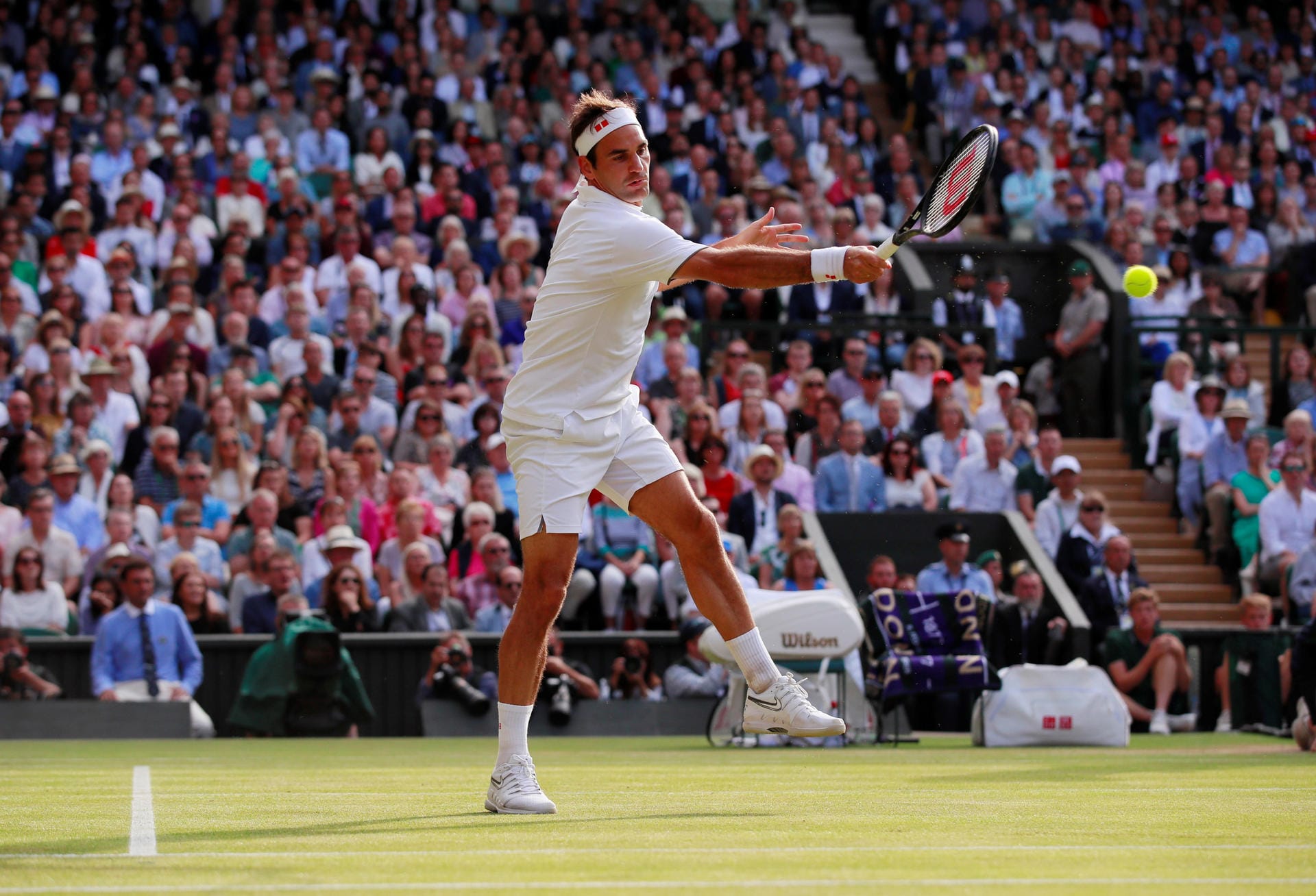 Federer bot von Anfang an sein bestes Tennis, spielte druckvoll, übernahm die Initiative. Es war das zwölfte Finale des Schweizers auf dem Centre Court.