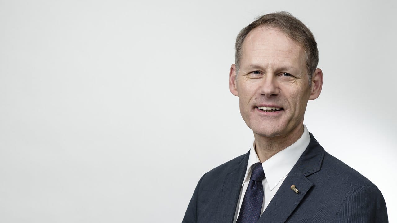 Roland Huhn ist Referent Recht beim Allgemeinen Deutschen Fahrrad-Club (ADFC). Roland Huhn ist Referent Recht beim Allgemeinen Deutschen Fahrrad-Club (ADFC).