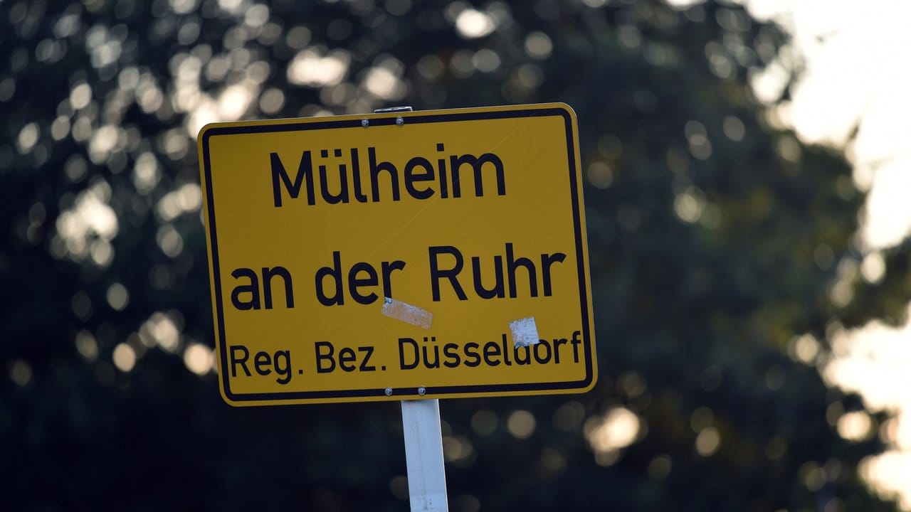 Das Ortsschild von Mülheim an der Ruhr.