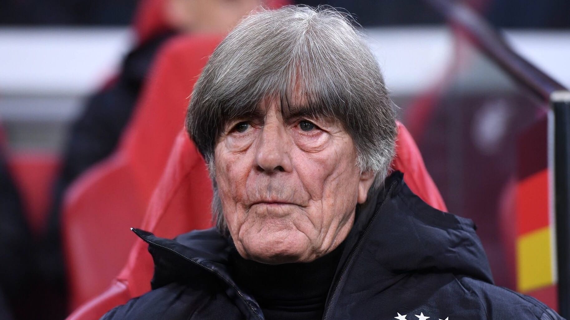 Bundestrainer Joachim Löw als Greis – aber natürlich noch immer mit voller Haarpracht. Die "FaceApp" für Smartphones bietet die Möglichkeit, Gesichter auf Fotos zu bearbeiten. Am beliebtesten ist die Alterungs-Funktion...