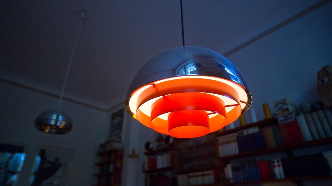 Die Esstischlampe "Milieu" von Jo Hammerborg.