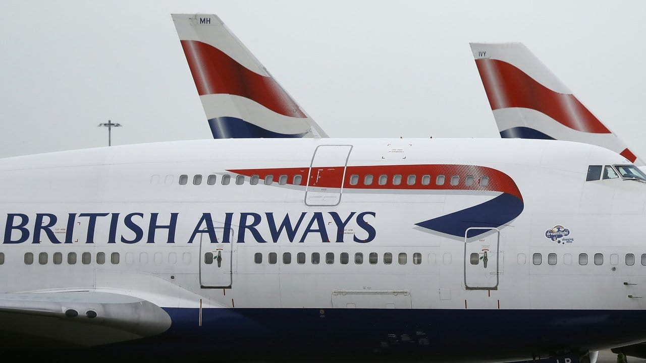 Die Fluggesellschaft British Airways setzt vorerst alle Flüge nach Kairo wegen Sicherheitsbedenken für mindestens sieben Tage aus.