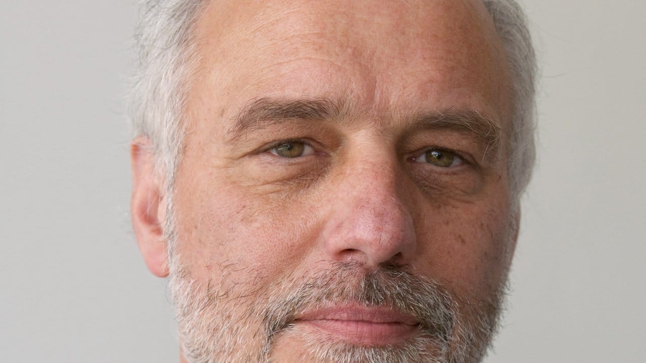 Udo Schumacher-Ritz ist Bausachverständiger und Vorsitzender des Vereins zur Qualitäts-Controlle am Bau (VQC). Udo Schumacher-Ritz ist Bausachverständiger und Vorsitzender des Vereins zur Qualitäts-Controlle am Bau (VQC).
